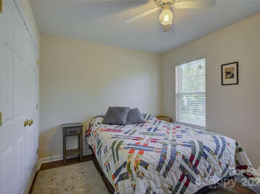 12125 Mountainside Lane, Charlotte, NC 28278.  MLS# CAR4259975, YatesRealty ID 16251. 
