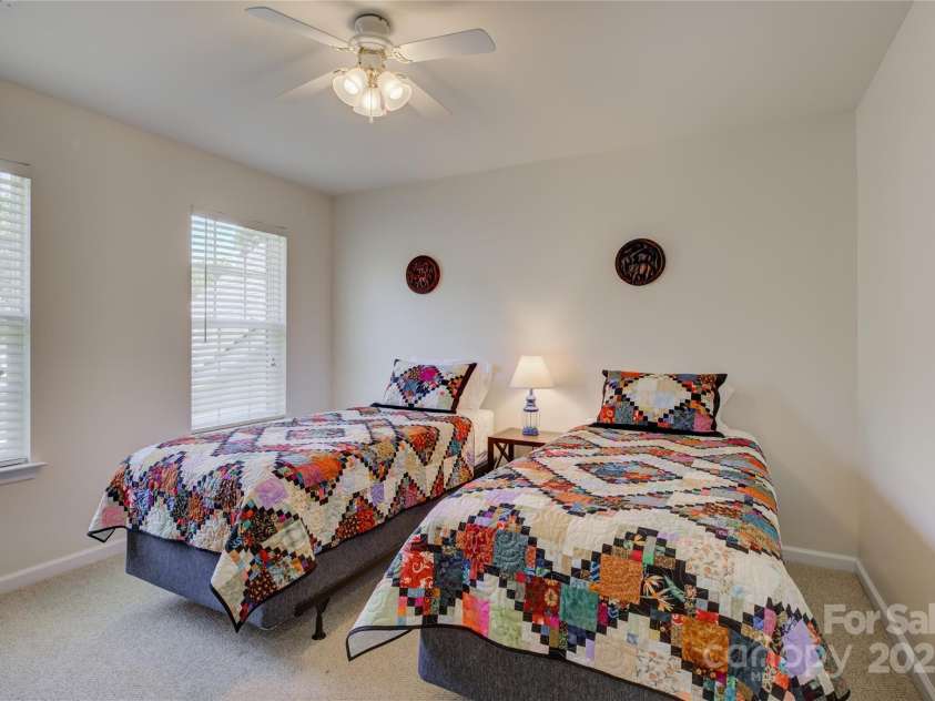 12125 Mountainside Lane, Charlotte, NC 28278.  MLS# CAR4259975, YatesRealty ID 16251. 