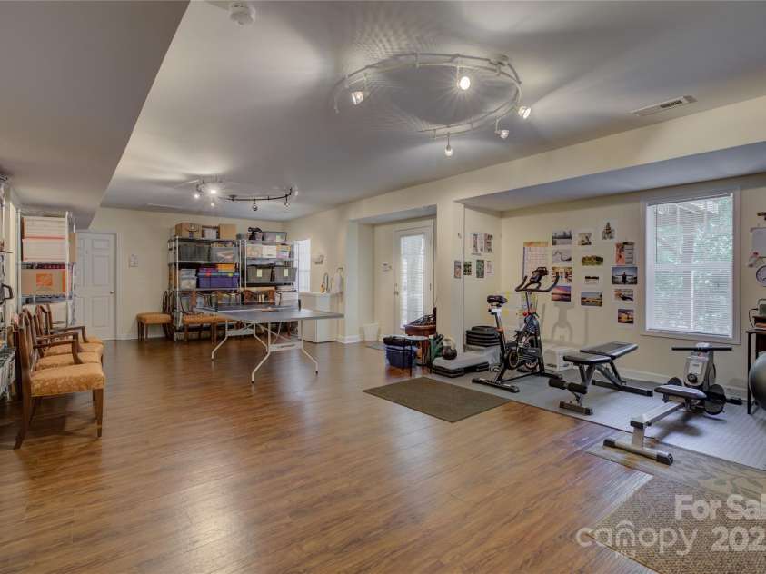 12125 Mountainside Lane, Charlotte, NC 28278.  MLS# CAR4259975, YatesRealty ID 16251. 