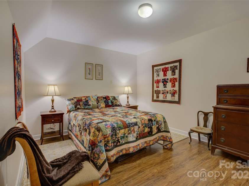 12125 Mountainside Lane, Charlotte, NC 28278.  MLS# CAR4259975, YatesRealty ID 16251. 