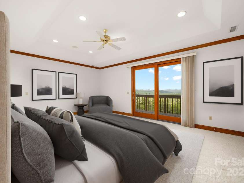 117 Distant View Drive, Asheville, NC 28803.  MLS# CAR4253814, YatesRealty ID 16253. Primary Bedroom on the Main with Long Range Views