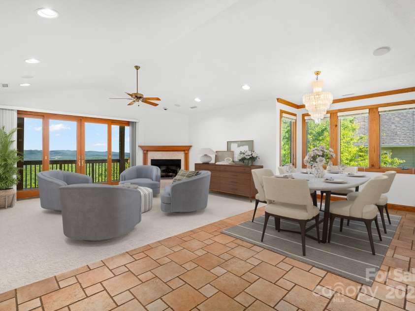 117 Distant View Drive, Asheville, NC 28803.  MLS# CAR4253814, YatesRealty ID 16253. *virtually staged*