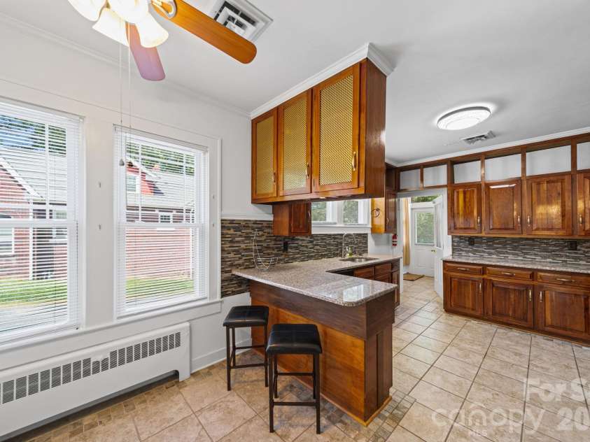 729 Montgomery Avenue, Albemarle, NC 28001.  MLS# CAR4375078, YatesRealty ID 16253. Breakfast Room/Area