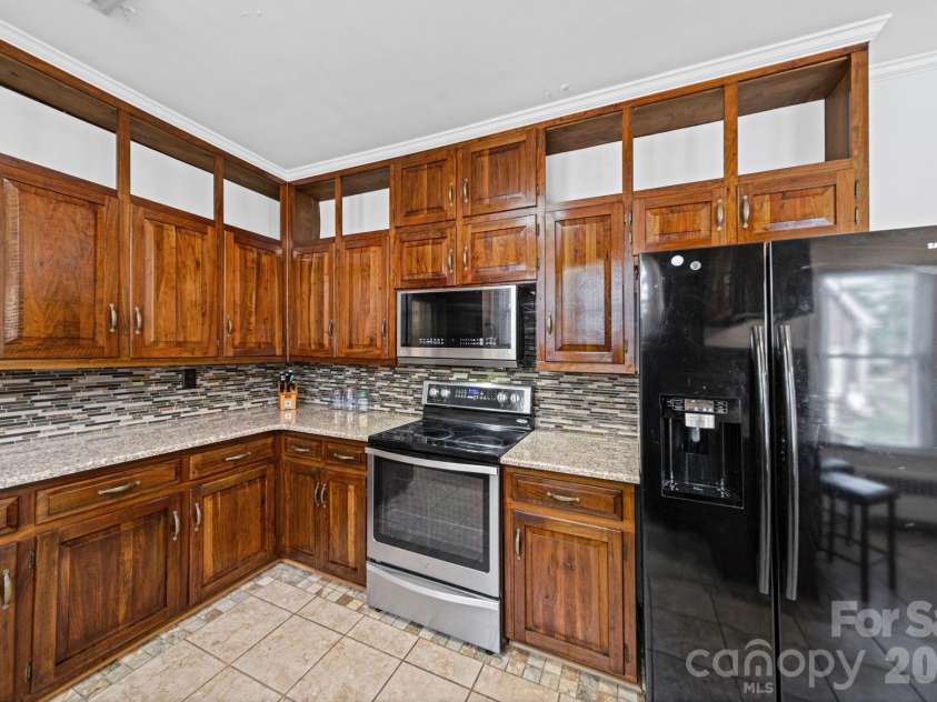 729 Montgomery Avenue, Albemarle, NC 28001.  MLS# CAR4375078, YatesRealty ID 16253. Kitchen