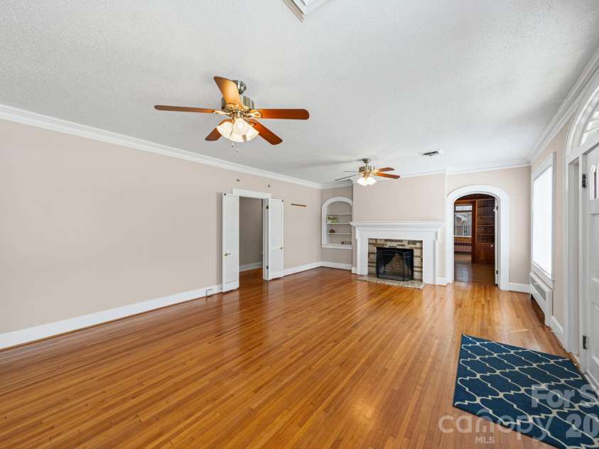 729 Montgomery Avenue, Albemarle, NC 28001.  MLS# CAR4375078, YatesRealty ID 16253. Living Room - 25x16