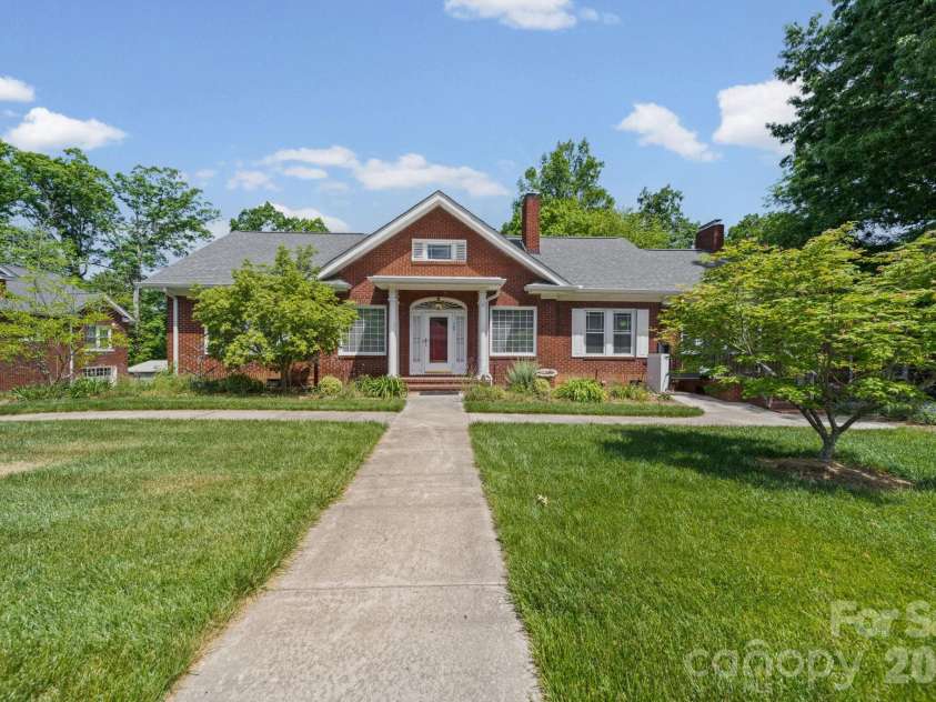729 Montgomery Avenue, Albemarle, NC 28001.  MLS# CAR4375078, YatesRealty ID 16253. WELCOME HOME!