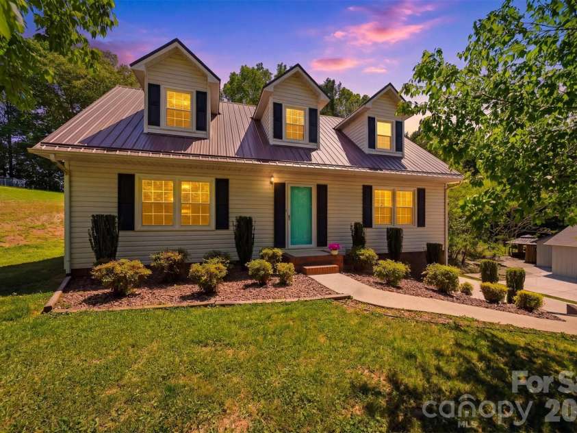 4455 Magnolia Lane, Hudson, NC 28638.  MLS# CAR4375216, YatesRealty ID 16254. 