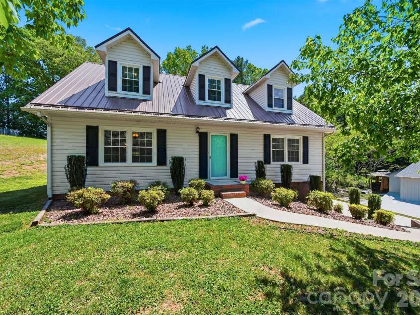 4455 Magnolia Lane, Hudson, NC 28638.  MLS# CAR4375216, YatesRealty ID 16254. 