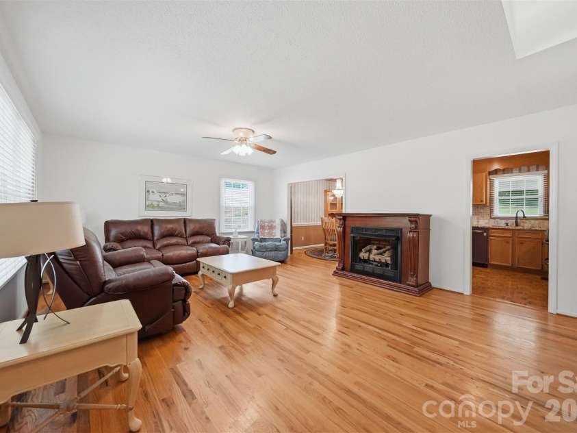 4455 Magnolia Lane, Hudson, NC 28638.  MLS# CAR4375216, YatesRealty ID 16254. 