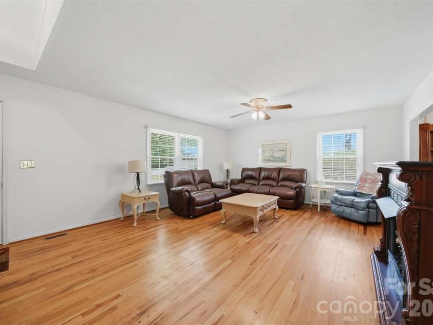 4455 Magnolia Lane, Hudson, NC 28638.  MLS# CAR4375216, YatesRealty ID 16254. 