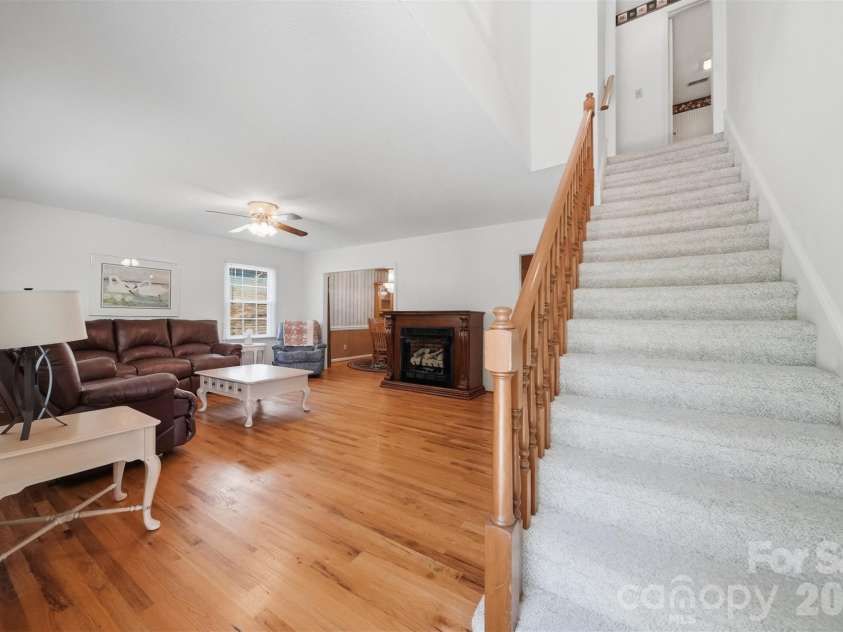 4455 Magnolia Lane, Hudson, NC 28638.  MLS# CAR4375216, YatesRealty ID 16254. 