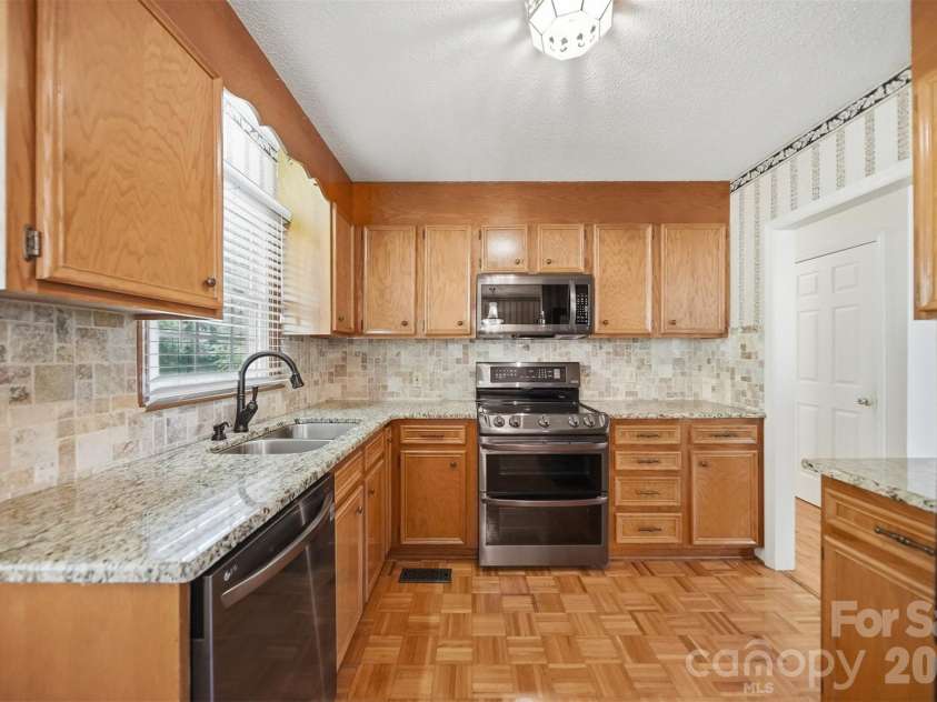 4455 Magnolia Lane, Hudson, NC 28638.  MLS# CAR4375216, YatesRealty ID 16254. 