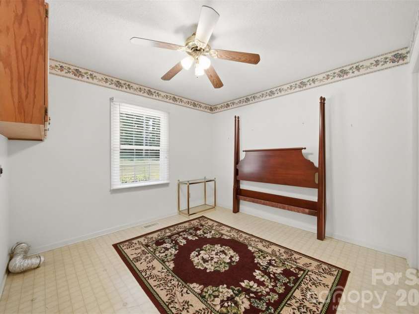 4455 Magnolia Lane, Hudson, NC 28638.  MLS# CAR4375216, YatesRealty ID 16254. 