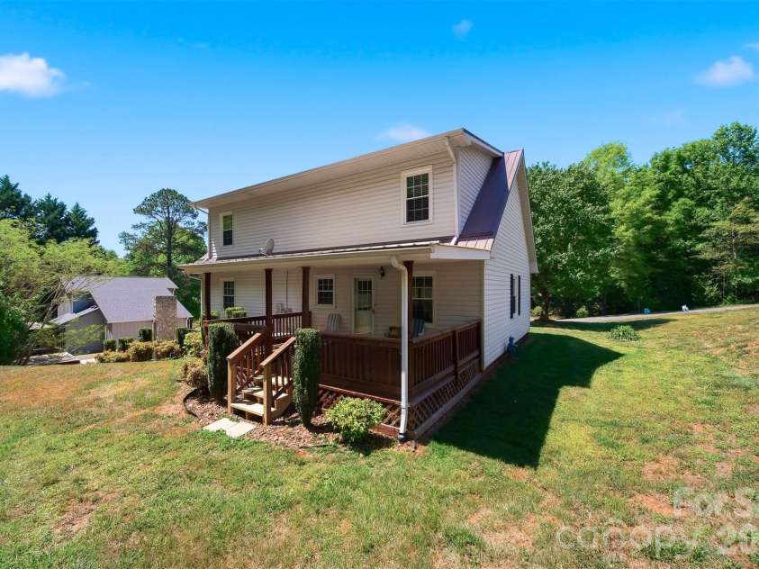 4455 Magnolia Lane, Hudson, NC 28638.  MLS# CAR4375216, YatesRealty ID 16254. 