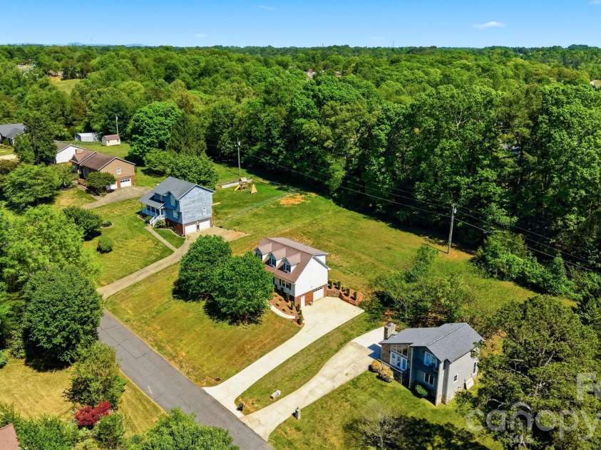4455 Magnolia Lane, Hudson, NC 28638.  MLS# CAR4375216, YatesRealty ID 16254. 