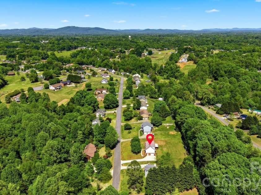 4455 Magnolia Lane, Hudson, NC 28638.  MLS# CAR4375216, YatesRealty ID 16254. 