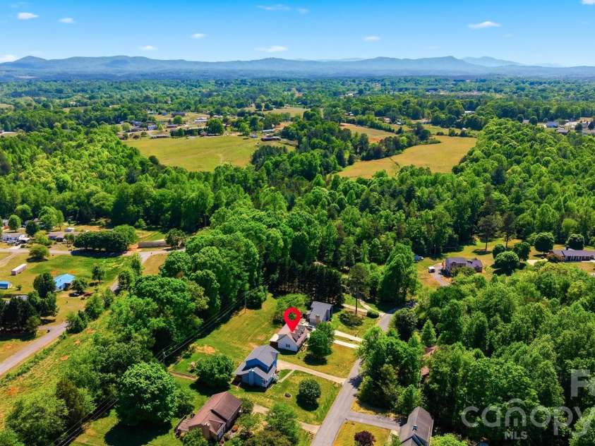 4455 Magnolia Lane, Hudson, NC 28638.  MLS# CAR4375216, YatesRealty ID 16254. 