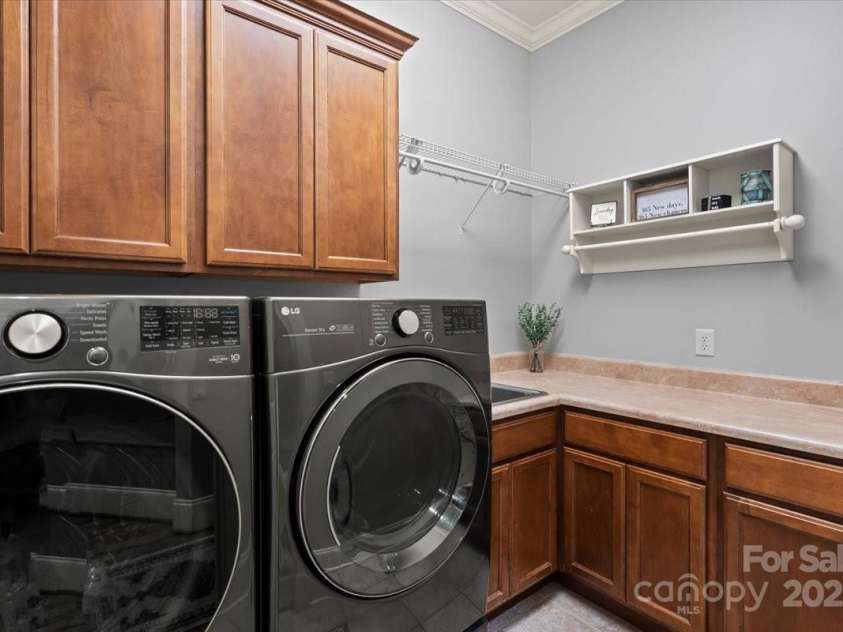 106 Kent Court, Mooresville, NC 28117.  MLS# CAR4262934, YatesRealty ID 16257. Laundry Room with plenty of folding area