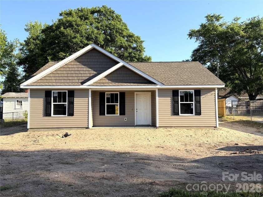 214 3rd Street, Kershaw, SC 29067.  MLS# CAR4375556, YatesRealty ID 16257. 