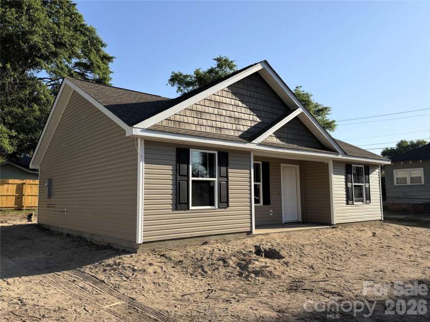 214 3rd Street, Kershaw, SC 29067.  MLS# CAR4375556, YatesRealty ID 16257. 