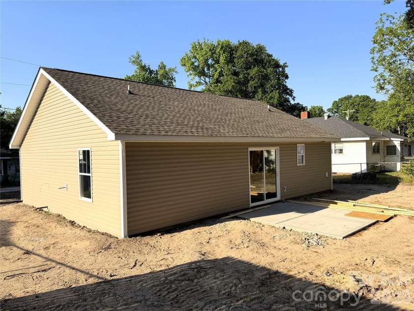 214 3rd Street, Kershaw, SC 29067.  MLS# CAR4375556, YatesRealty ID 16257. 