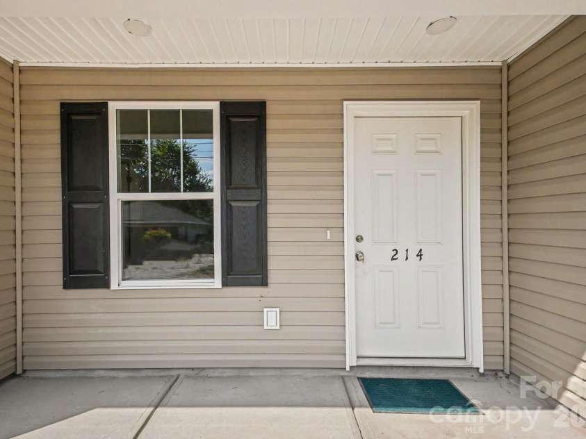 214 3rd Street, Kershaw, SC 29067.  MLS# CAR4424025, YatesRealty ID 16257. 