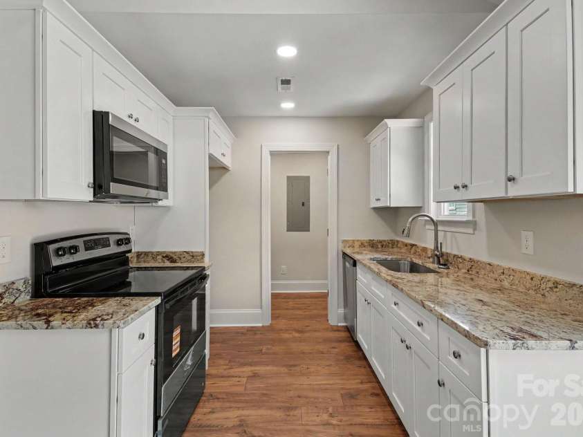 214 3rd Street, Kershaw, SC 29067.  MLS# CAR4424025, YatesRealty ID 16257. 