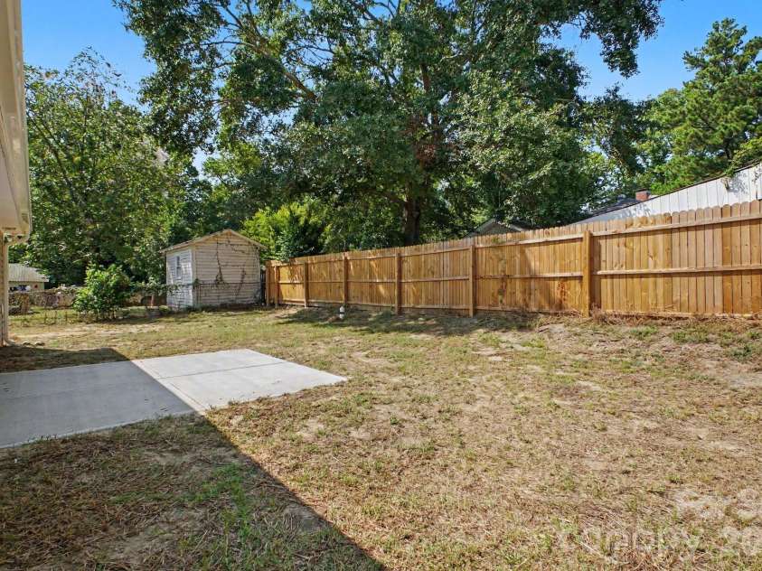 214 3rd Street, Kershaw, SC 29067.  MLS# CAR4424025, YatesRealty ID 16257. 