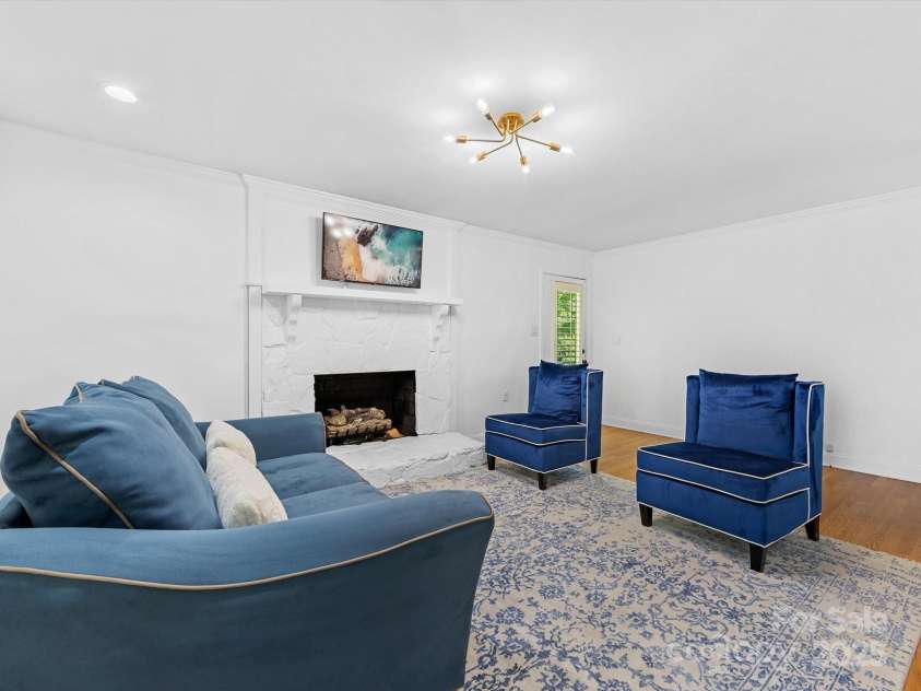 17835 Terryglass Lane, Charlotte, NC 28278.  MLS# CAR4261474, YatesRealty ID 16258. 