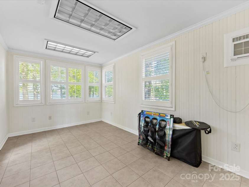 17835 Terryglass Lane, Charlotte, NC 28278.  MLS# CAR4261474, YatesRealty ID 16258. 