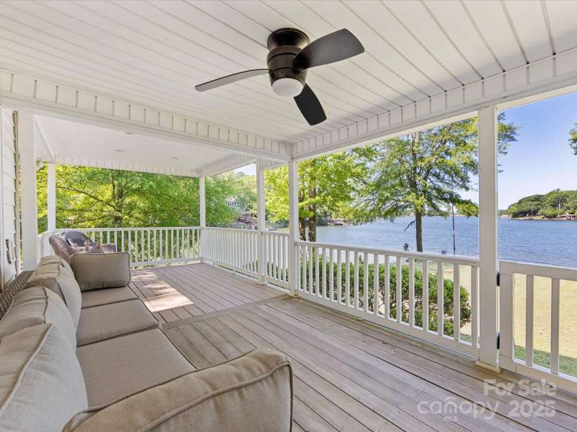 17835 Terryglass Lane, Charlotte, NC 28278.  MLS# CAR4261474, YatesRealty ID 16258. 