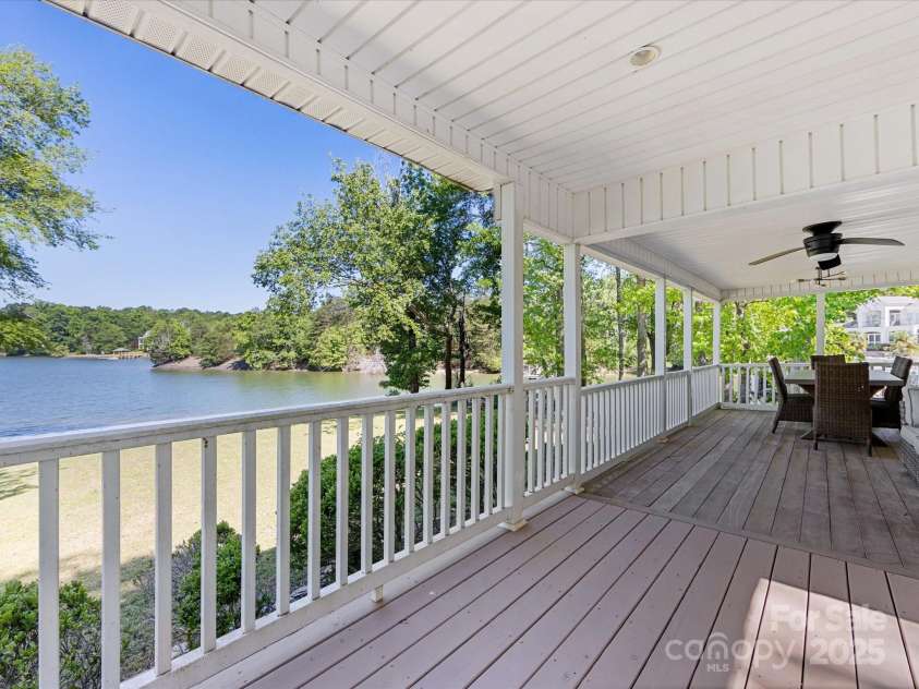 17835 Terryglass Lane, Charlotte, NC 28278.  MLS# CAR4261474, YatesRealty ID 16258. 