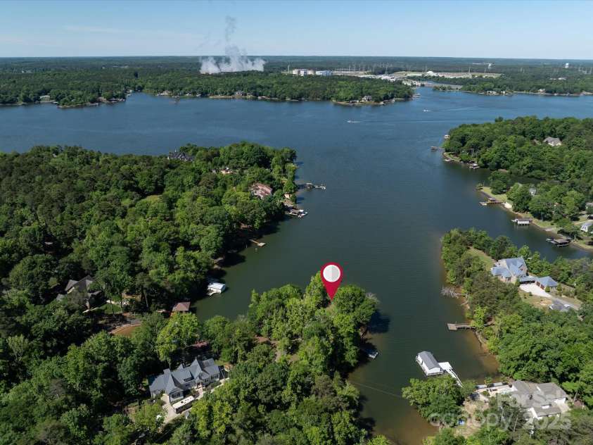 17835 Terryglass Lane, Charlotte, NC 28278.  MLS# CAR4261474, YatesRealty ID 16258. 