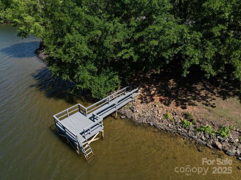 17835 Terryglass Lane, Charlotte, NC 28278.  MLS# CAR4261474, YatesRealty ID 16258. 