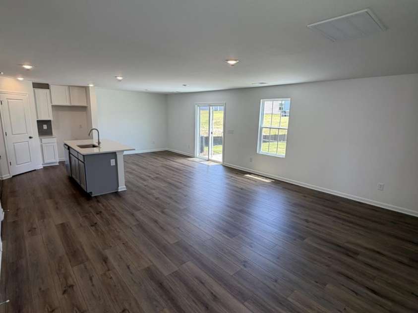 483 Sand Dunes Drive, Kannapolis, NC 28081.  MLS# CAR4375607, YatesRealty ID 16259. 