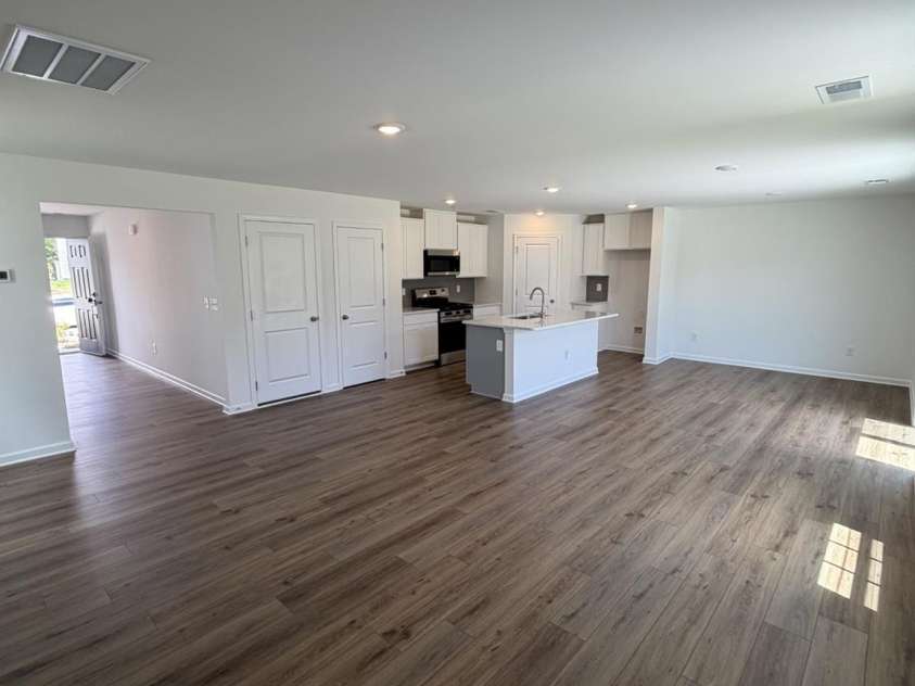 483 Sand Dunes Drive, Kannapolis, NC 28081.  MLS# CAR4375607, YatesRealty ID 16259. 