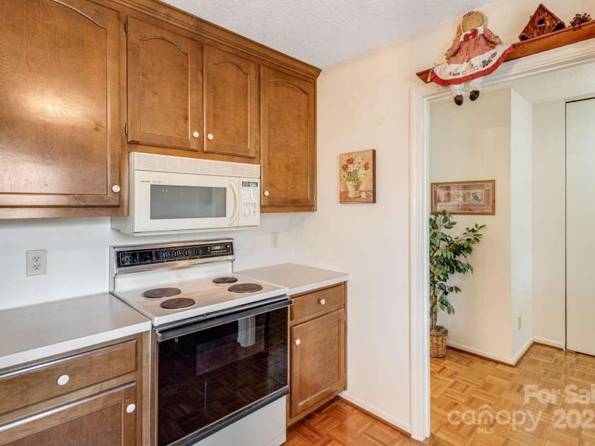 456 Mills Gap Road, Arden, NC 28704.  MLS# CAR4227712, YatesRealty ID 1626. 