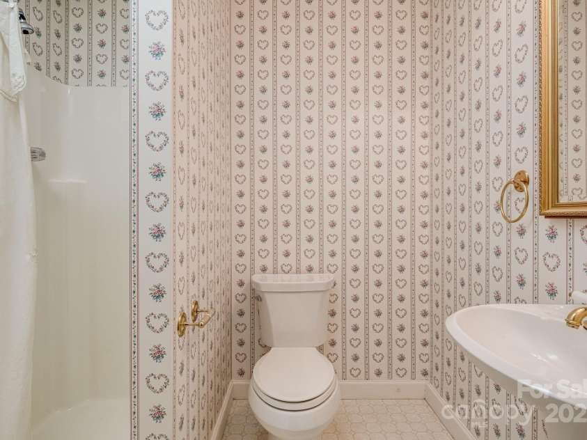 456 Mills Gap Road, Arden, NC 28704.  MLS# CAR4227712, YatesRealty ID 1626. 