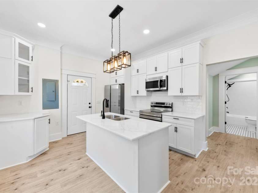 103 Park Avenue, Mount Holly, NC 28120.  MLS# CAR4243483, YatesRealty ID 16261. 