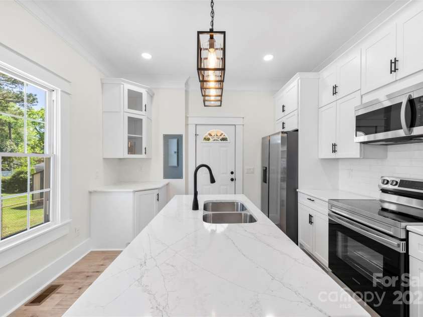 103 Park Avenue, Mount Holly, NC 28120.  MLS# CAR4243483, YatesRealty ID 16261. 