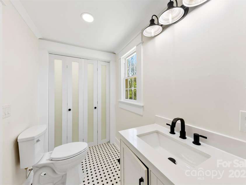 103 Park Avenue, Mount Holly, NC 28120.  MLS# CAR4243483, YatesRealty ID 16261. Primary Bath