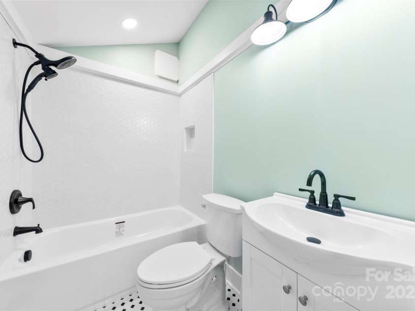 103 Park Avenue, Mount Holly, NC 28120.  MLS# CAR4243483, YatesRealty ID 16261. Secondary Full Bath