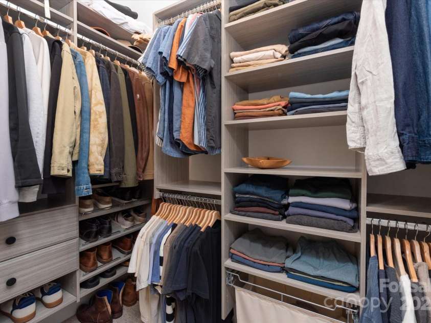 20216 Shaffer Bach Lane, Charlotte, NC 28277.  MLS# CAR4264477, YatesRealty ID 16262. Custom Closet