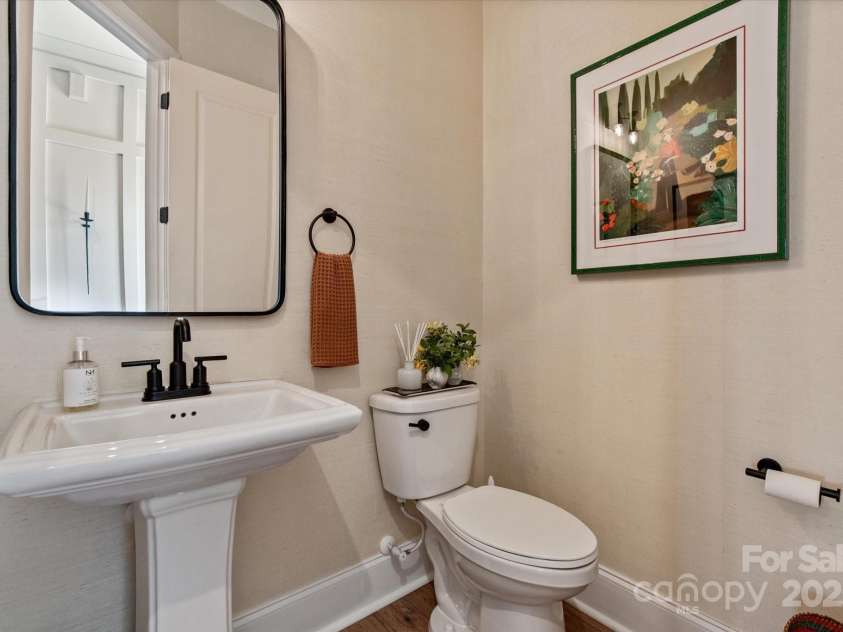 20216 Shaffer Bach Lane, Charlotte, NC 28277.  MLS# CAR4264477, YatesRealty ID 16262. Half Bath on Main Level