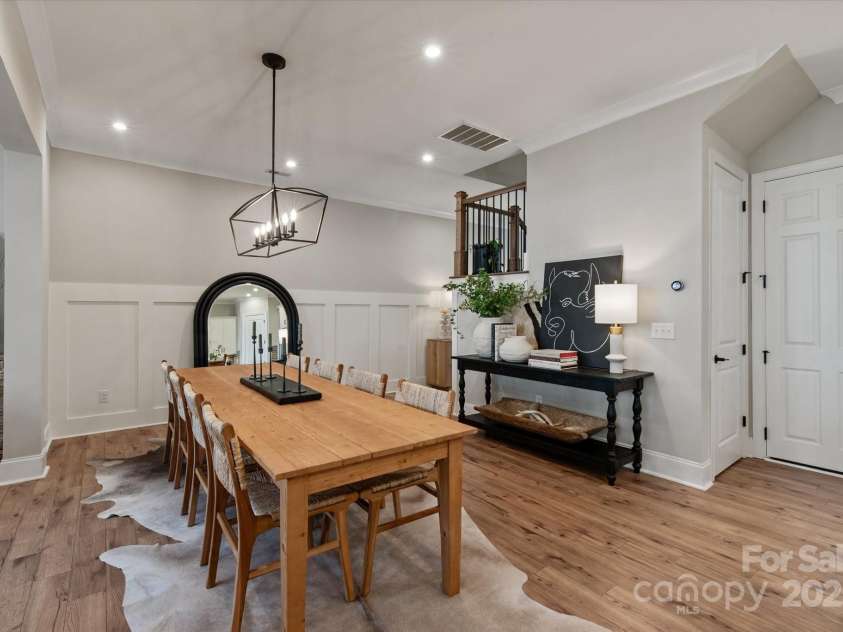 20216 Shaffer Bach Lane, Charlotte, NC 28277.  MLS# CAR4264477, YatesRealty ID 16262. Large Dining Area