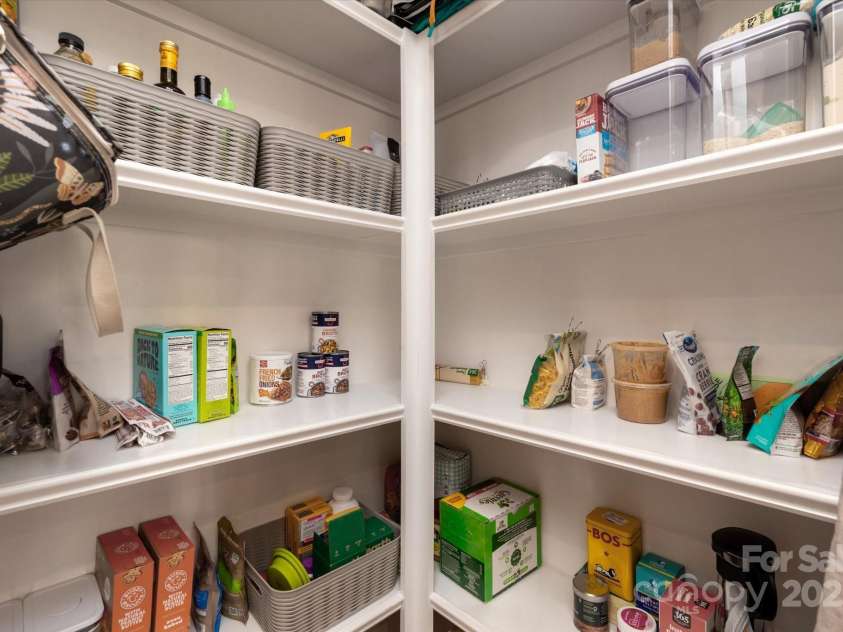 20216 Shaffer Bach Lane, Charlotte, NC 28277.  MLS# CAR4264477, YatesRealty ID 16262. Large Pantry