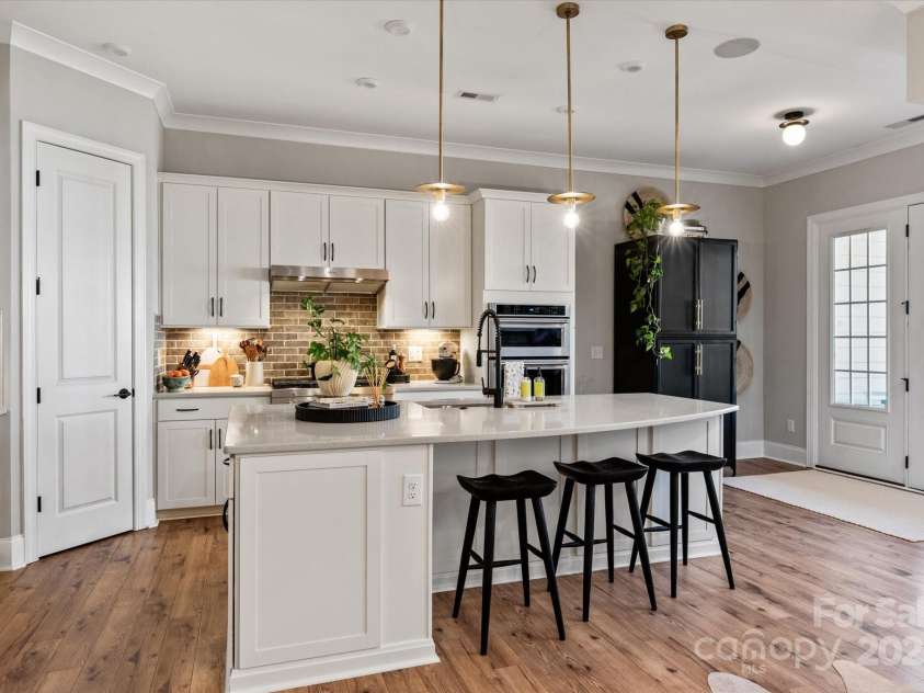 20216 Shaffer Bach Lane, Charlotte, NC 28277.  MLS# CAR4264477, YatesRealty ID 16262. Open Kitchen and Open Floor Plan