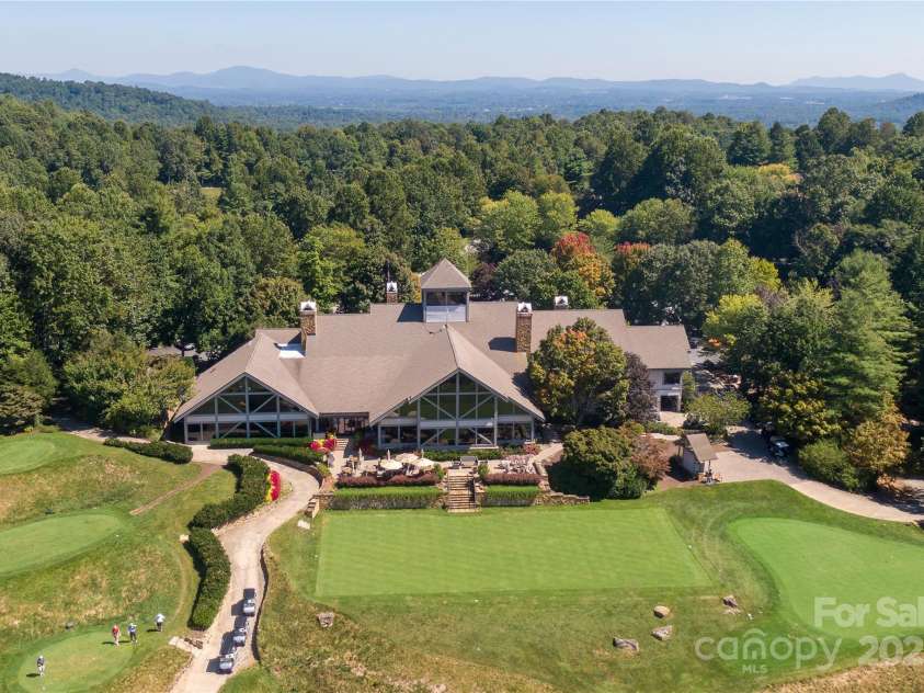 158 Chattooga Run, Hendersonville, NC 28739.  MLS# CAR4254834, YatesRealty ID 16263. 