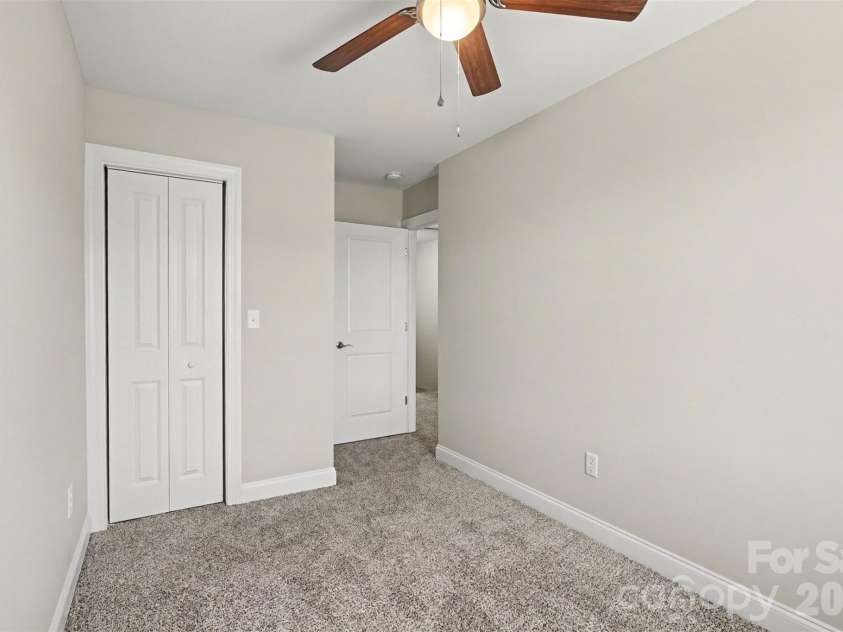 1006 10th Avenue, Hickory, NC 28601.  MLS# CAR4373902, YatesRealty ID 16264. 