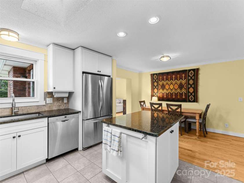 158 Fisher Road, Brevard, NC 28712.  MLS# CAR4263777, YatesRealty ID 16264. 